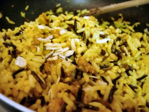 Riso Long e Wild, curry e noci e mandorle