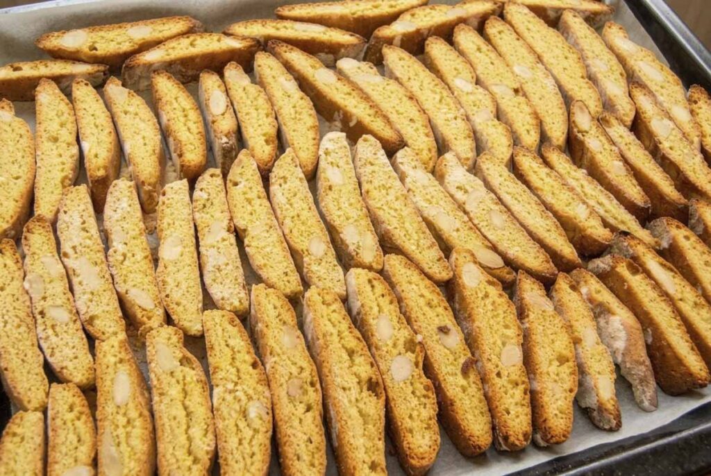Biscotti con le mandorle (3)_edited