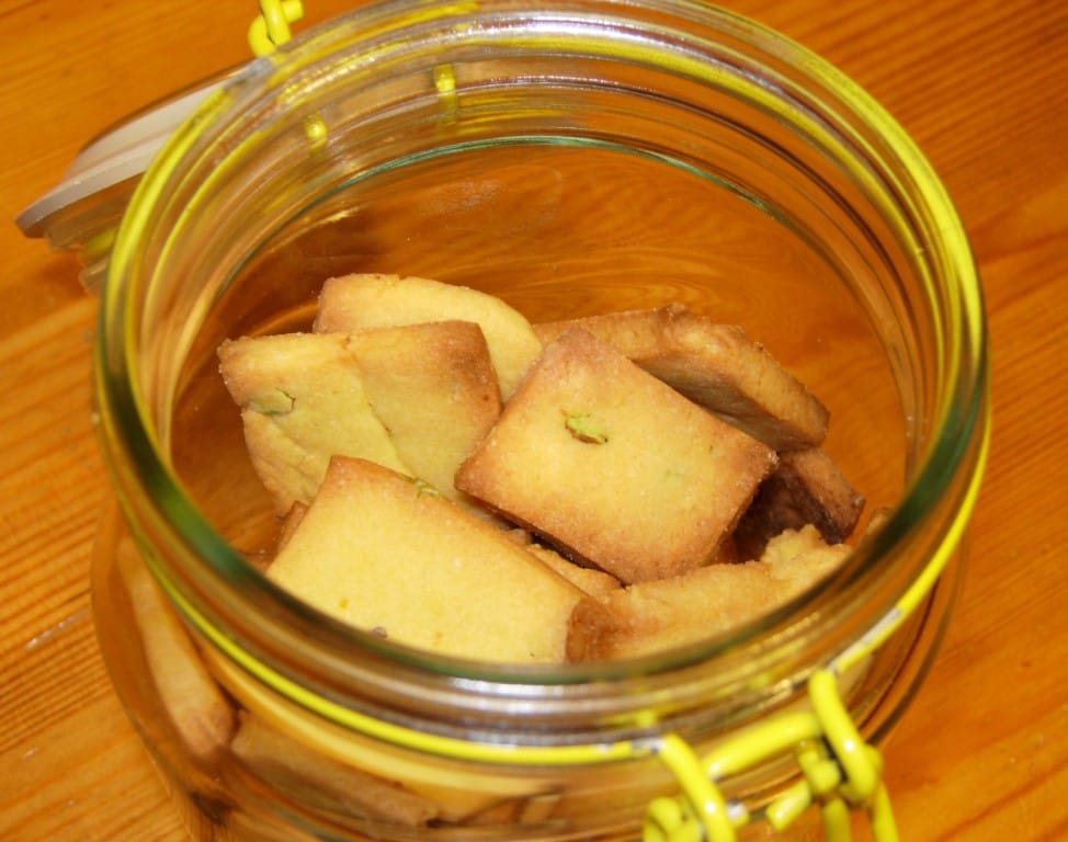 Biscotti pinoli e pistacchi con pasta frolla avanzata