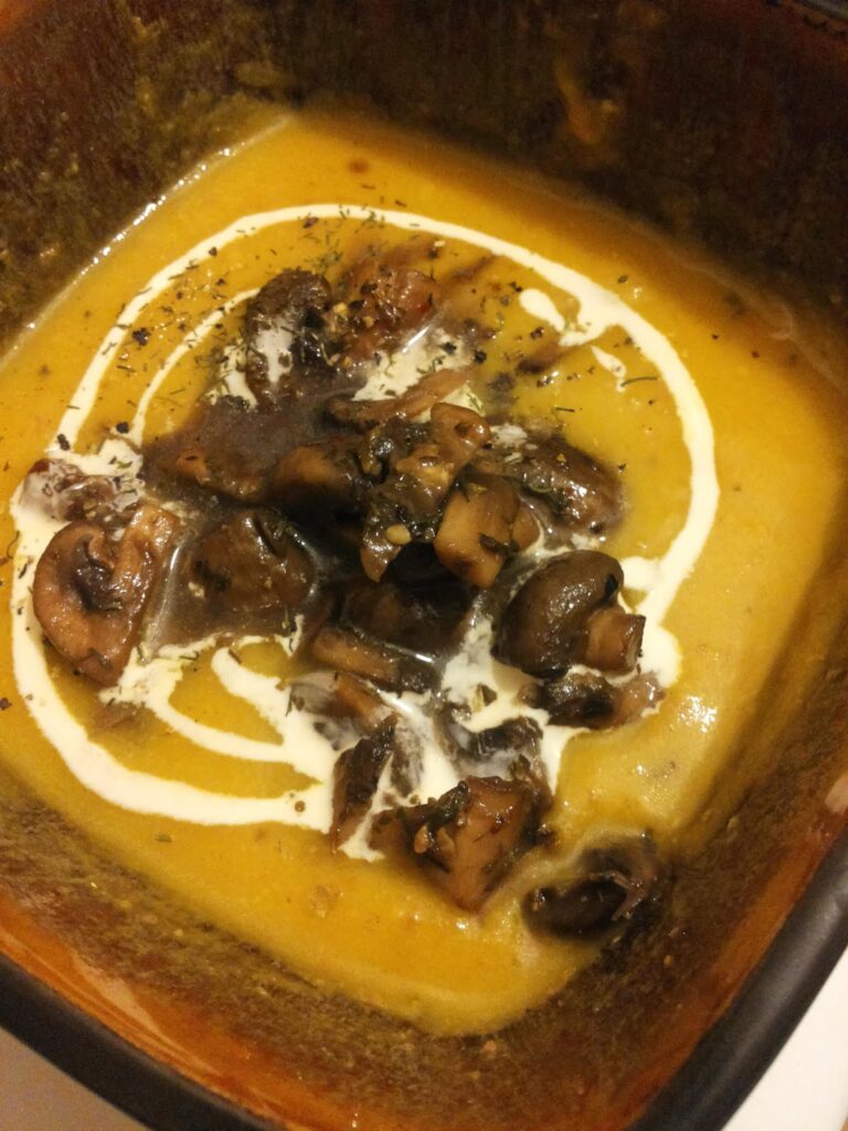Ricetta vellutata di zucca e funghi