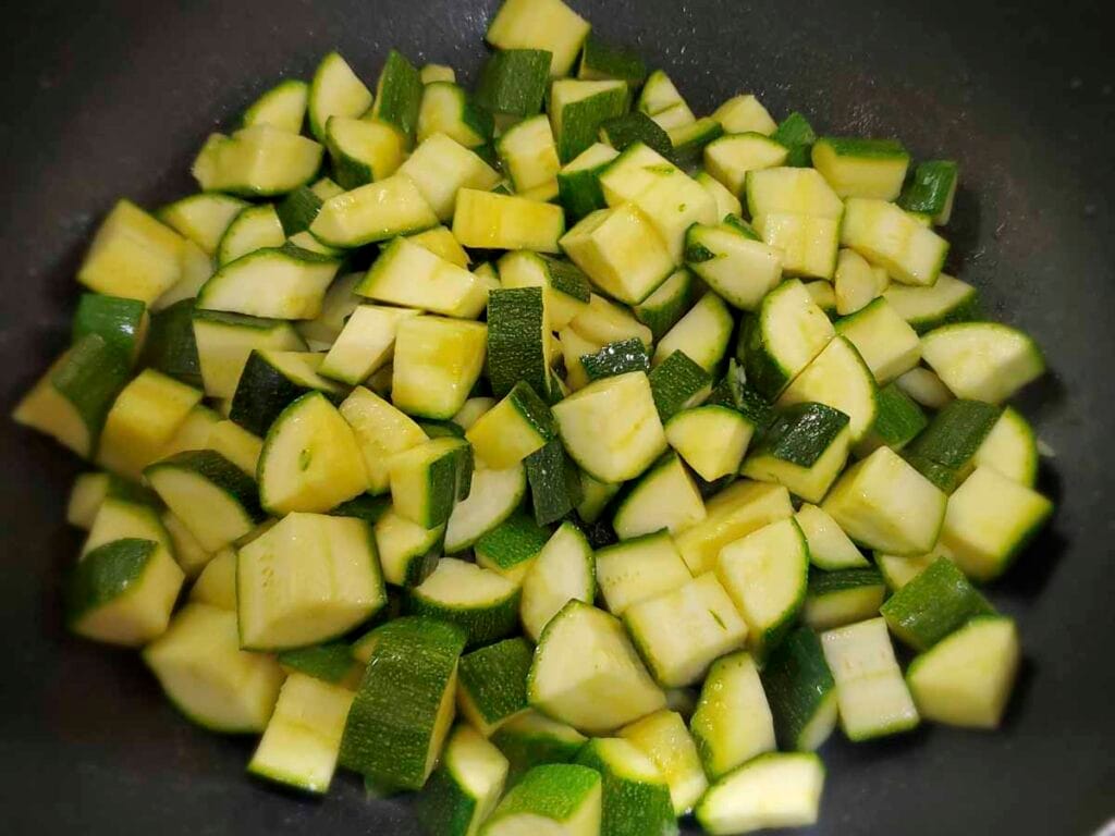Secondo vegano: Ricetta tofu in padella veloce con zucchine